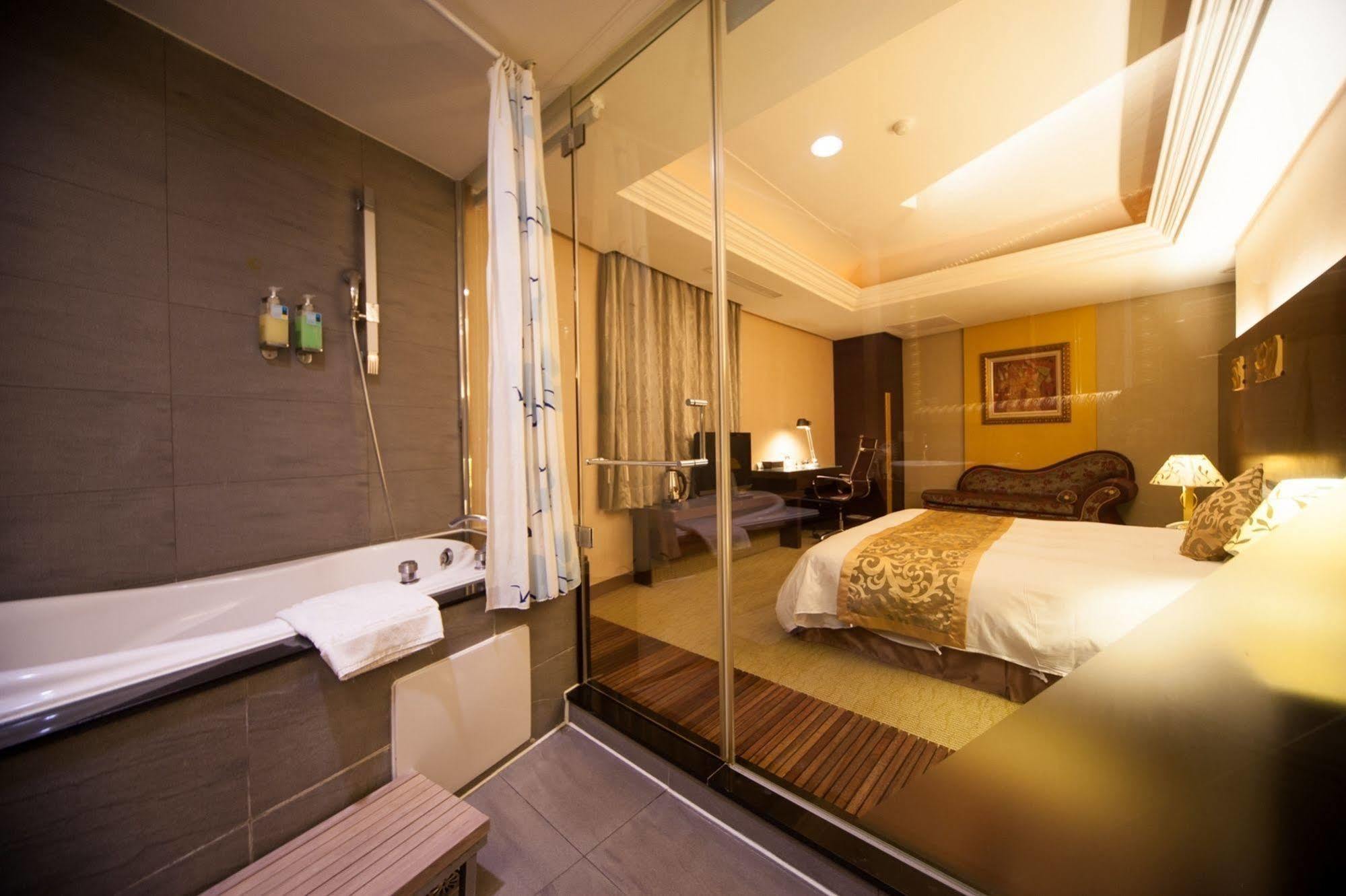 Ohotel Taichung Exterior foto
